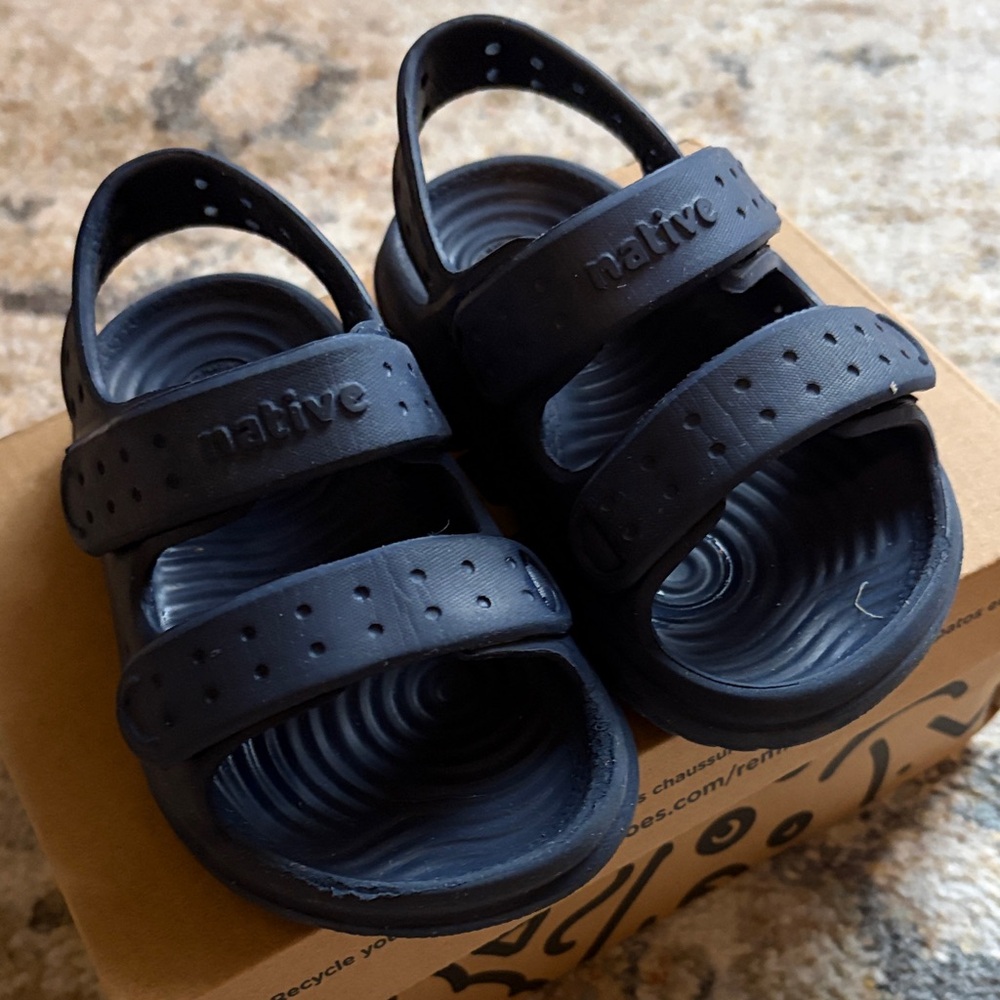 Native Kids Chase Toddler Sandals Sz C6 Navy